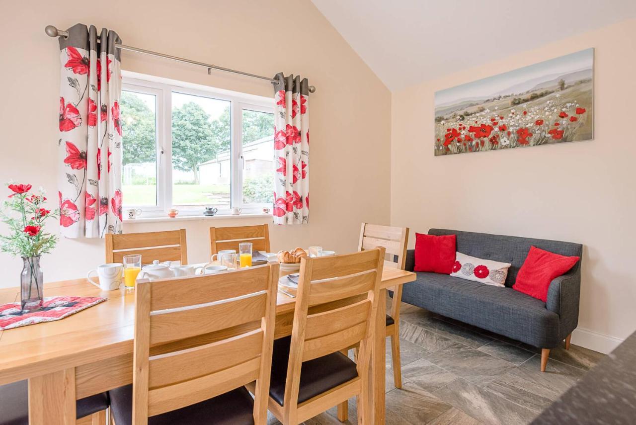 Grove Farm Bungalow With Swimming Pool, Dallinghoo Woodbridge Exteriör bild
