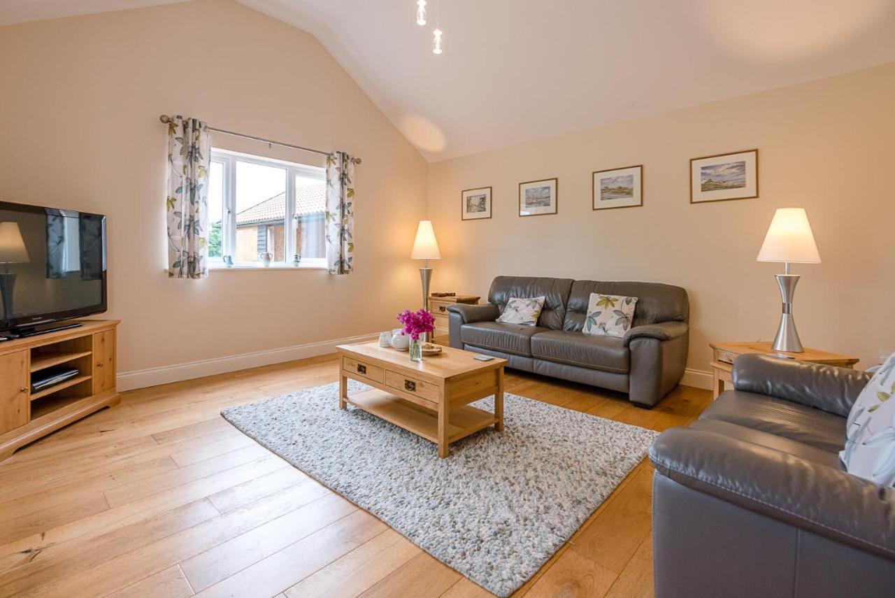 Grove Farm Bungalow With Swimming Pool, Dallinghoo Woodbridge Exteriör bild
