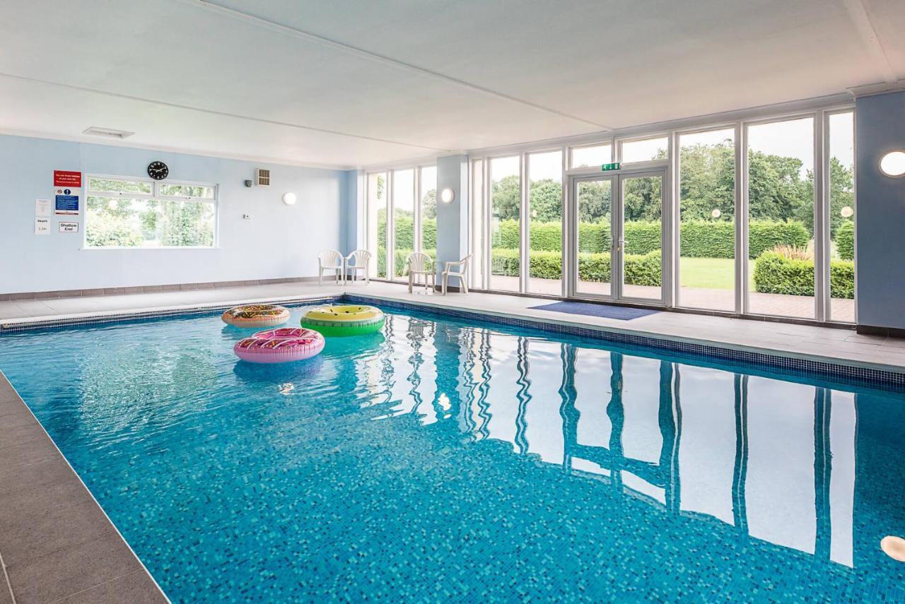 Grove Farm Bungalow With Swimming Pool, Dallinghoo Woodbridge Exteriör bild