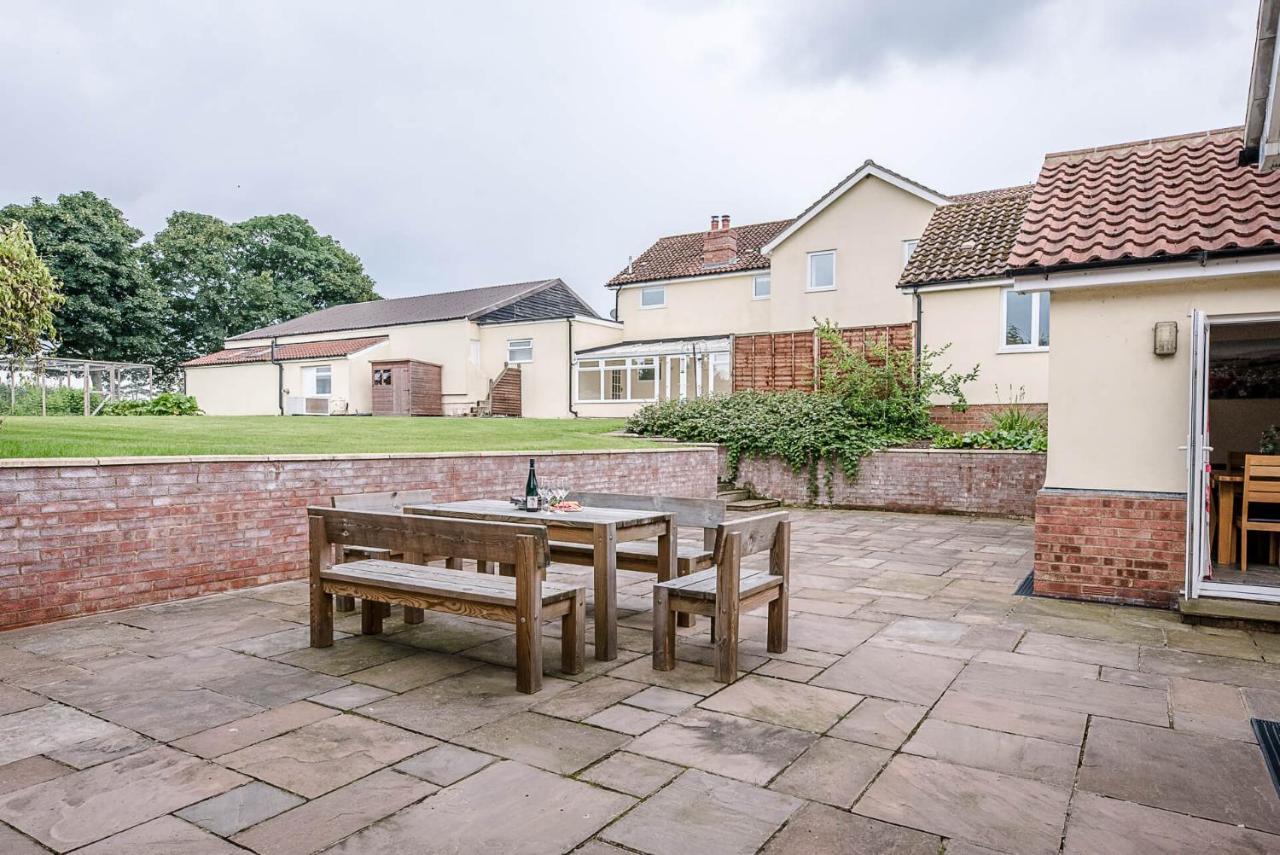 Grove Farm Bungalow With Swimming Pool, Dallinghoo Woodbridge Exteriör bild